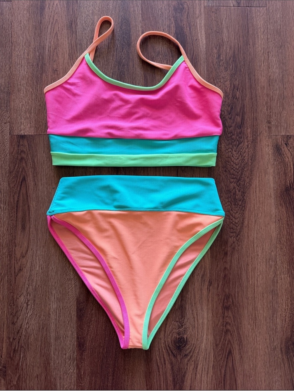 New Beach Riot Bikini Set - Picture 4 of 5